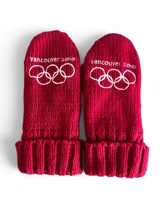 Hudson's Bay Company Accessories - 2010 Vancouver Olympic Mittens Red Knit Canada Maple Leaf HBC Official Sm/M